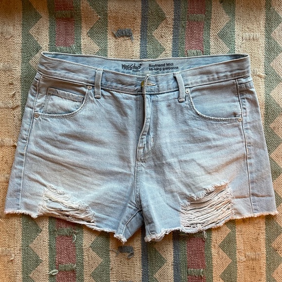 MOSSIMO | Women’s Distressed High Rise Boyfriend Midi Light Wash Jean Shorts EUC - Picture 3 of 9